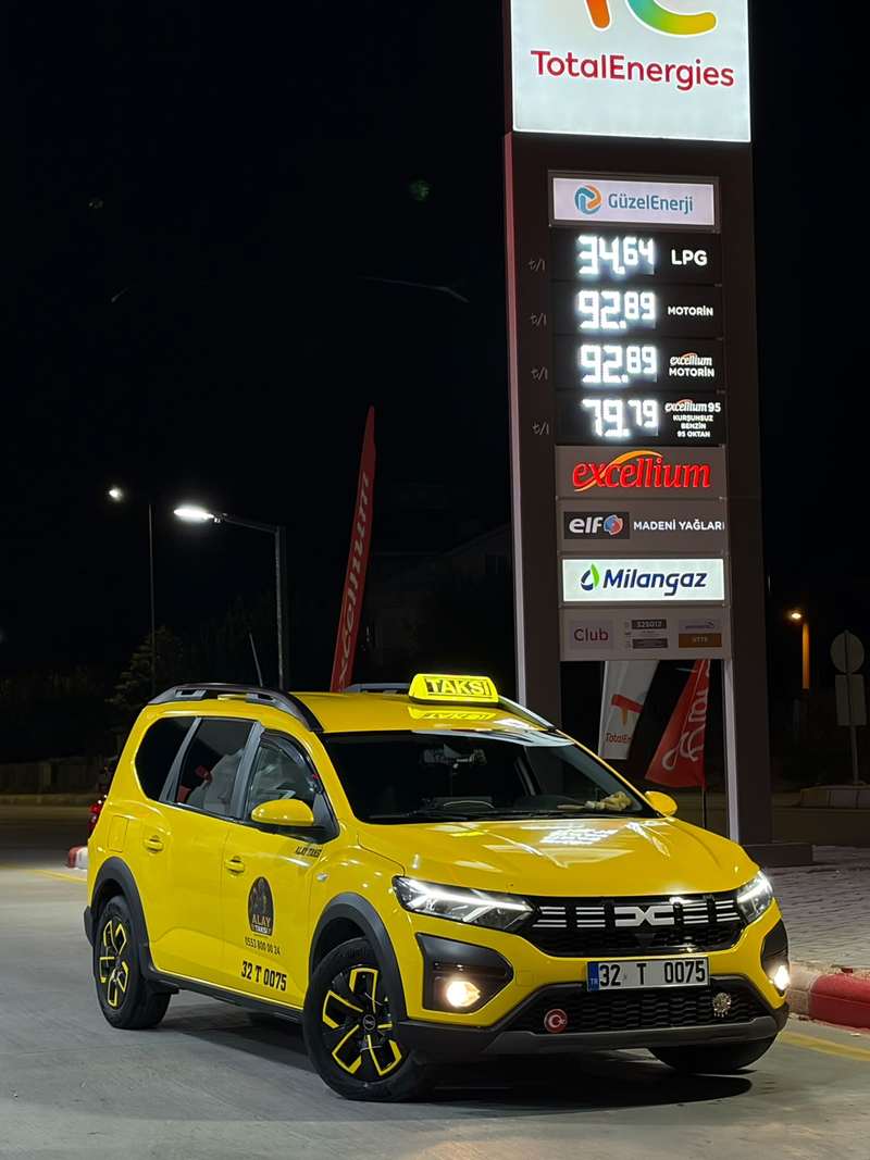 Alay Taksi 32 T 0075 Dacia Jogger taksi, gece